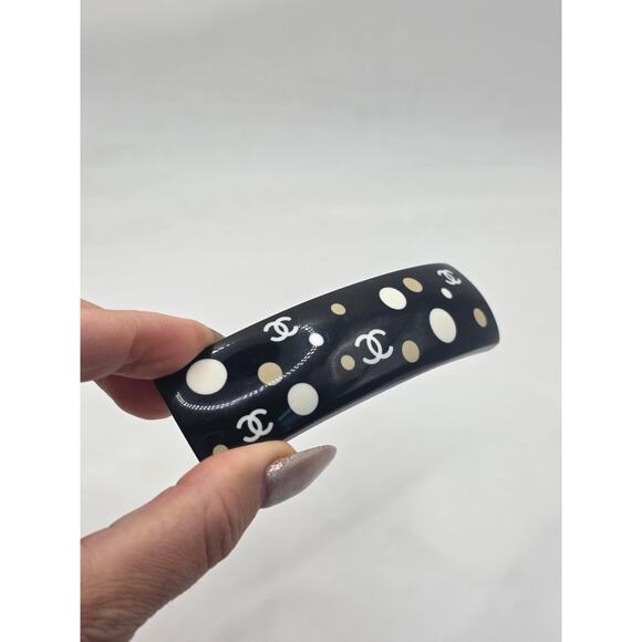 Chanel Black white Polka Dot Interlocking CC Hair Clip CHANEL | Accessories | Chanel Black White Polka Dot  main image 3